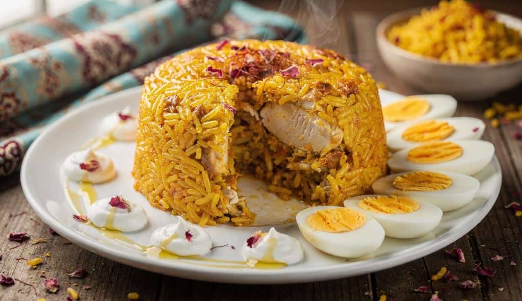 Riz à l'iranienne : recette de tahchine au poulet