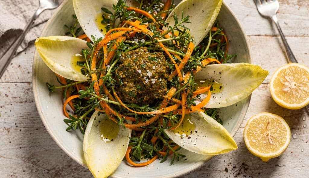 Salade Veggie Complète : endives, pourpier, carottes et Chermoula