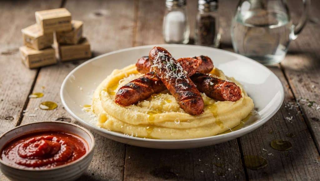 Ragoût de merguez et polenta crémeuse au parmesan
