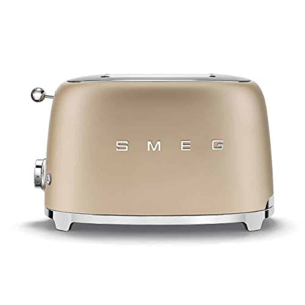 Test : grille-pain Smeg TSF01CHMEU or mat 950 W