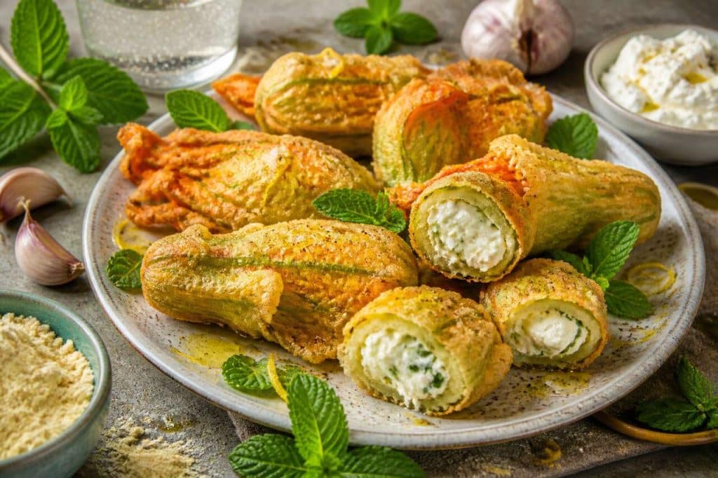 Fleurs de courgettes farcies au chèvre et à la menthe