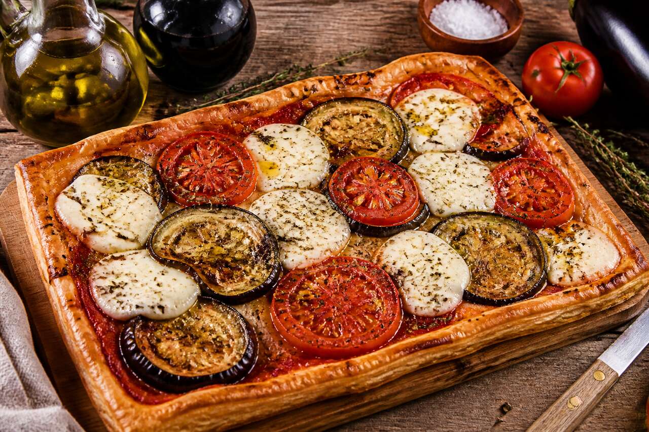 Tarte à la tomate, aubergines et mozzarella
